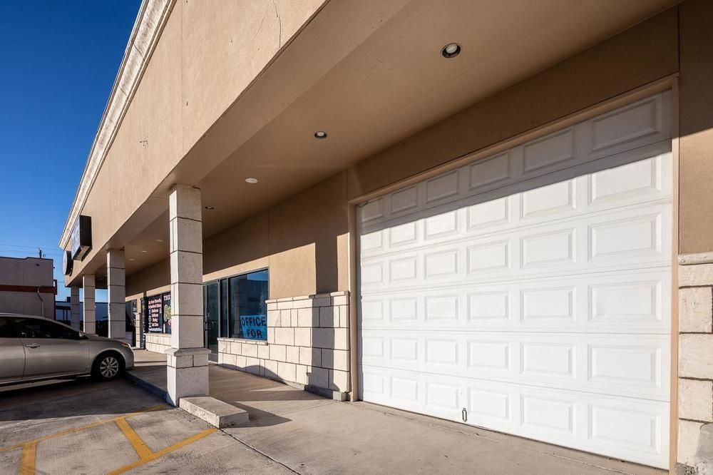 Retail Free Standing: 2104 N Bedell Ave, Del Rio, TX 78840
